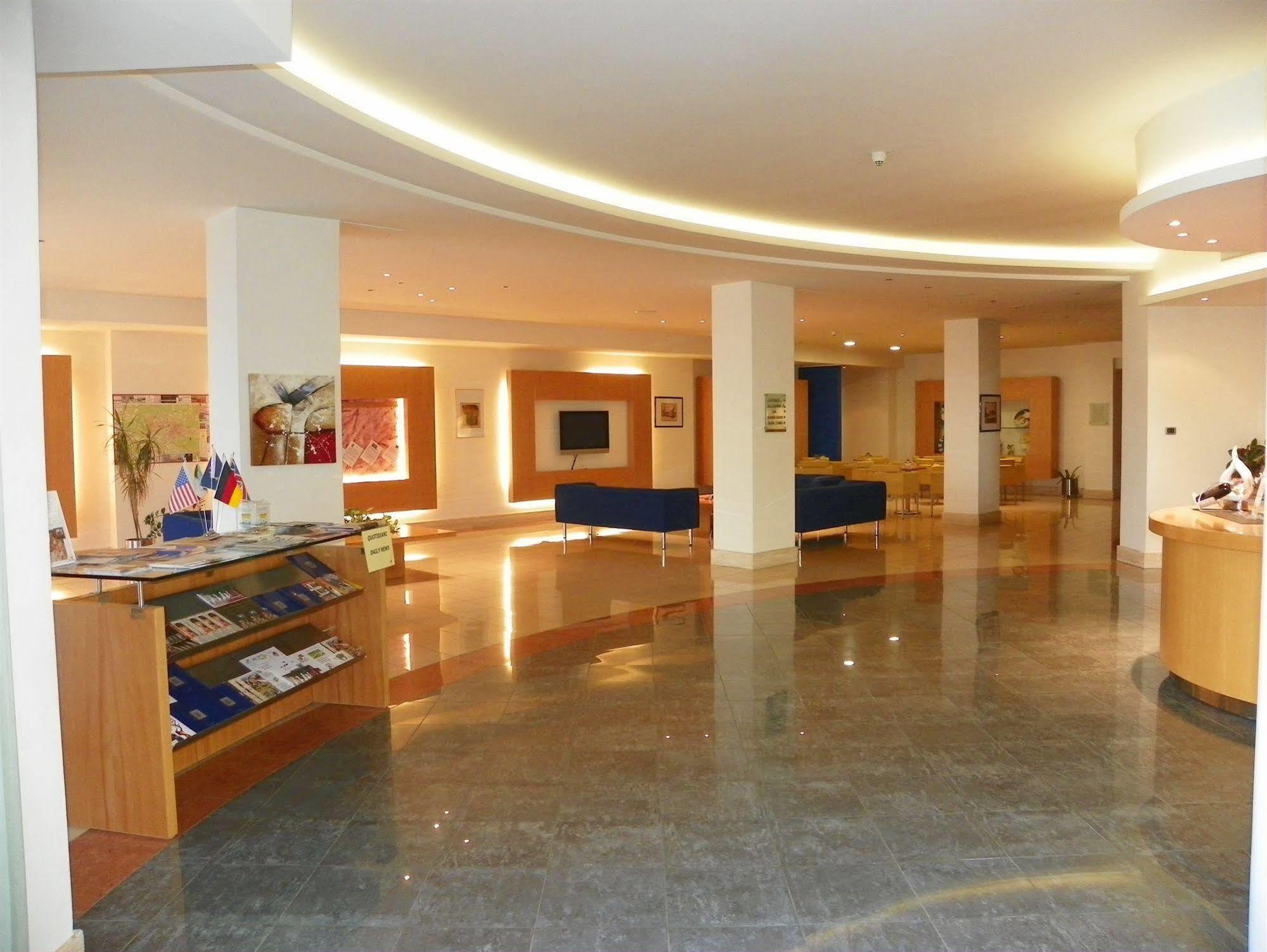 Hotel Planet Arezzo Buitenkant foto