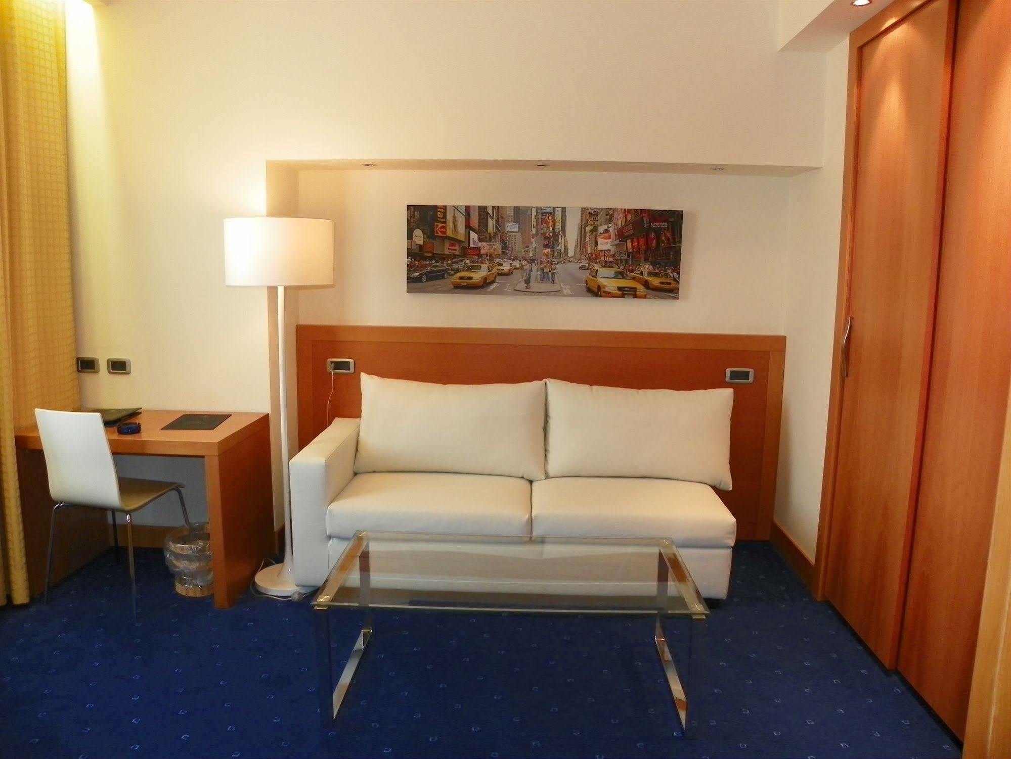 Hotel Planet Arezzo Buitenkant foto