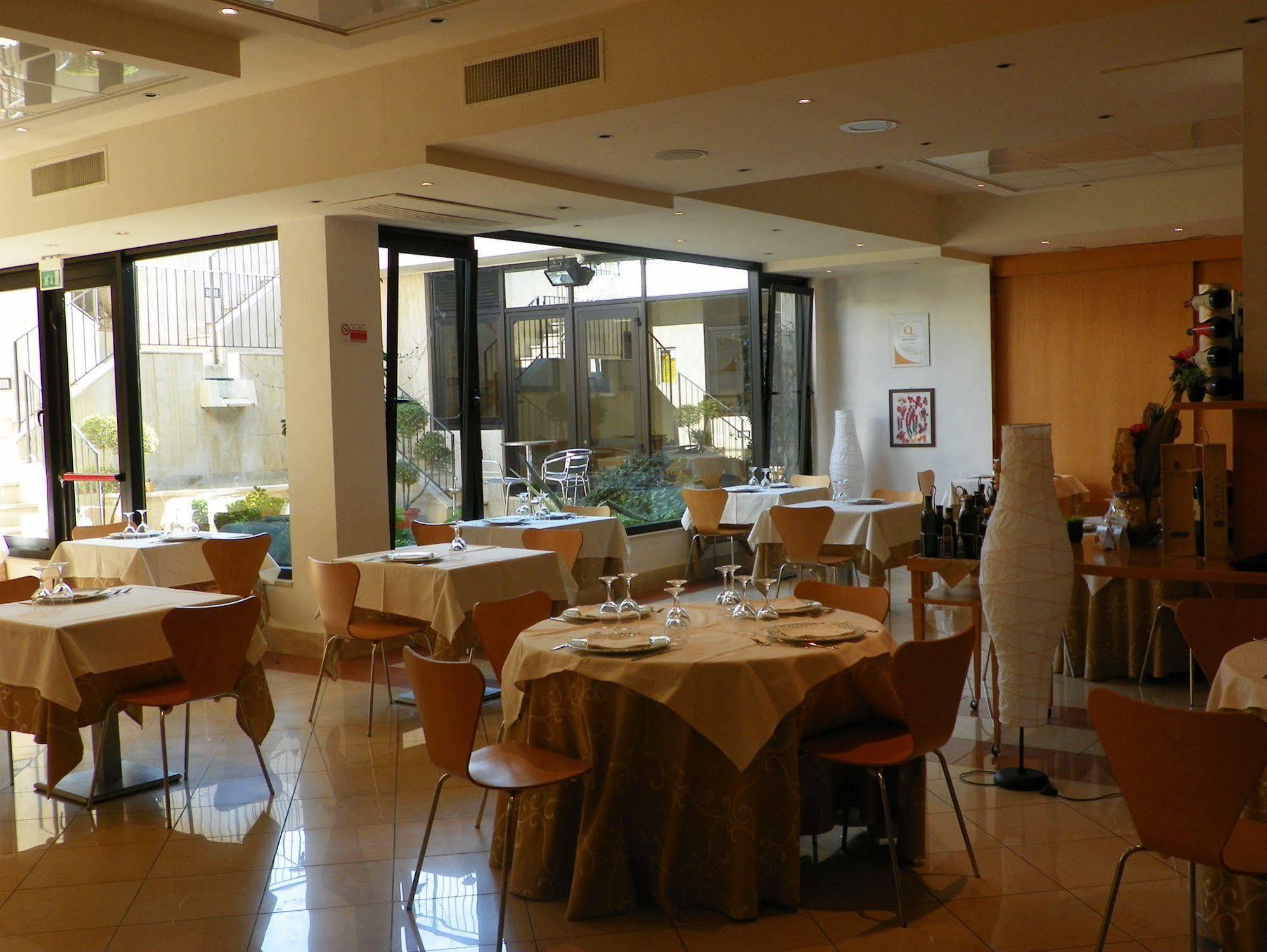 Hotel Planet Arezzo Buitenkant foto