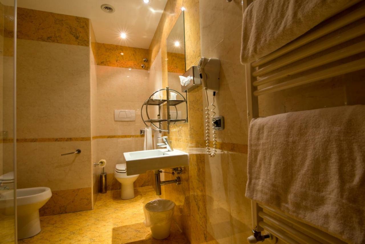 Hotel Planet Arezzo Buitenkant foto